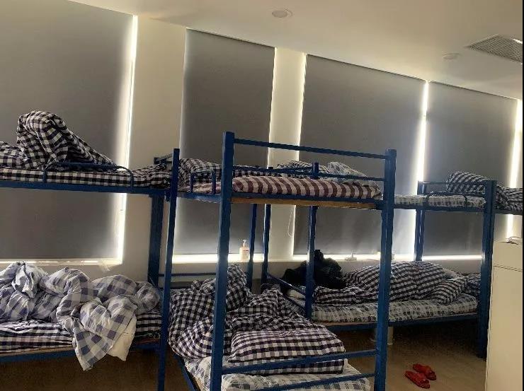 爱游戏全站包含德国杯赛程吃紧;皇家马德里今晚回应争议;更衣室稳定;医务组通报恢复的词条