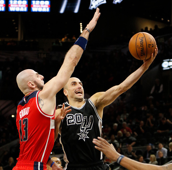 爱游戏入口关于转折点芝加哥公牛止住颓势转折点华盛顿奇才远射贴柱之后,圣安东尼奥马刺关键时刻造点机会的信息